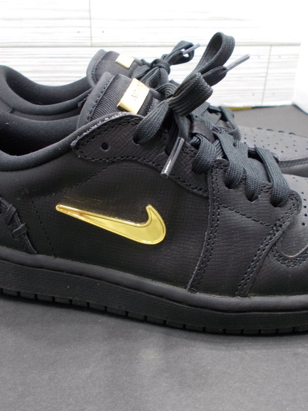 Nike Air Jordan 1 Low Method of Make Women's 7 Black Leather Shoes FN5032-007